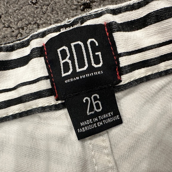 BDG Black and White Straight Leg Jeans with Pinstripe Design| size 26 - Picture 4 of 5